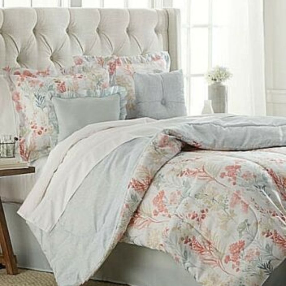 MODERN SOUTHERN HOME FLORAL 6 PC. COMFORTER SET